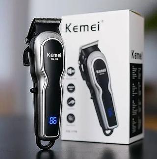 Maquina Profissional de Cortar Cabelo KEMEI